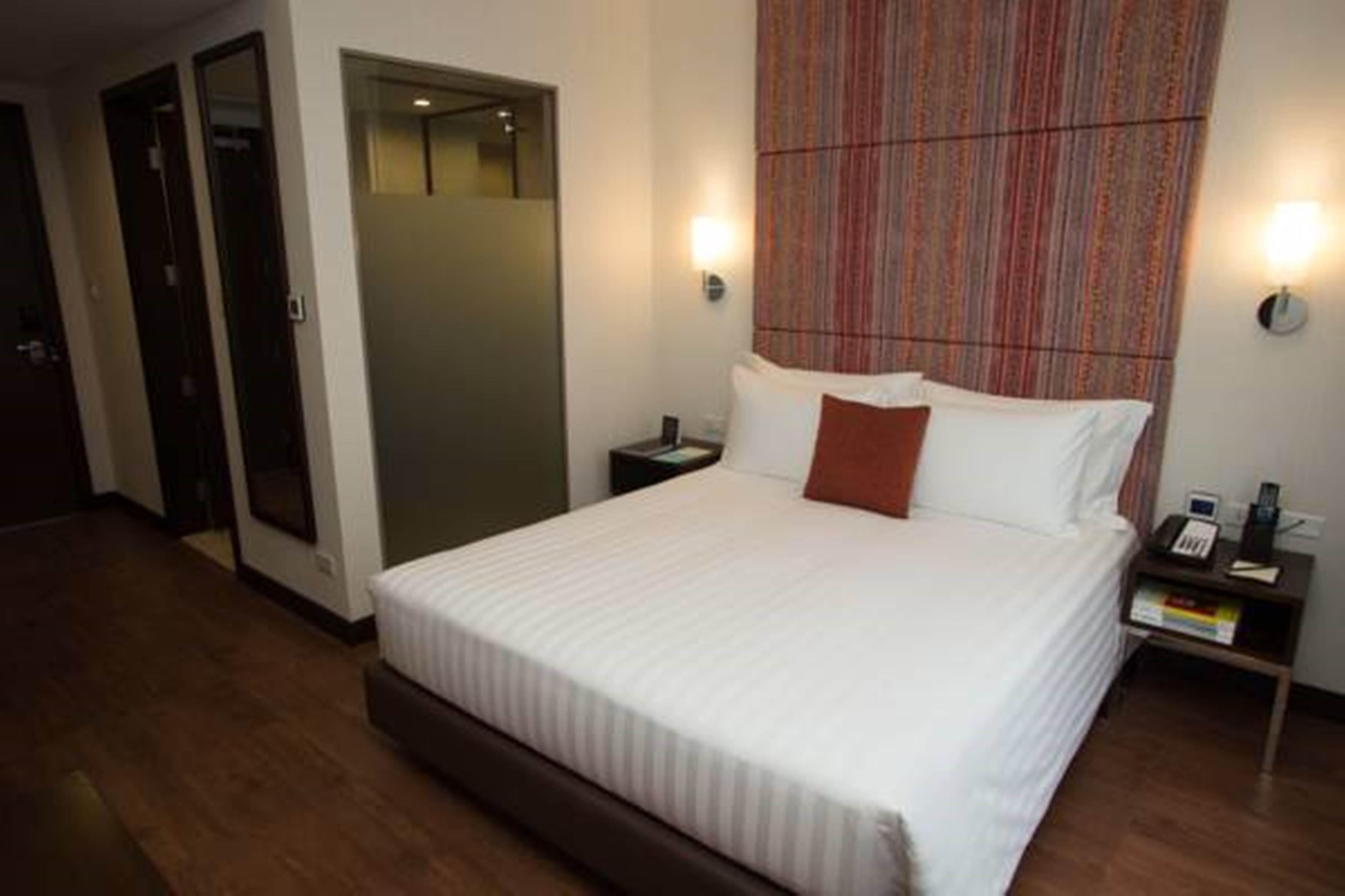 Wynwood Hotel Pasig City Экстерьер фото